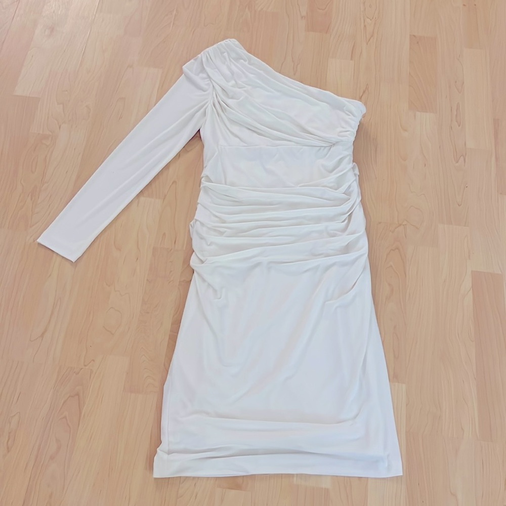 Amazing off-white bridal shower or bridal dress. Sz. 6. Never worn!